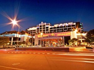 отель Lao Plaza Hotel