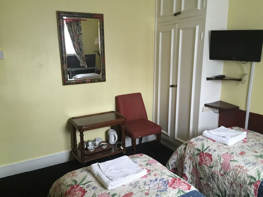 Фото Albany Hotel