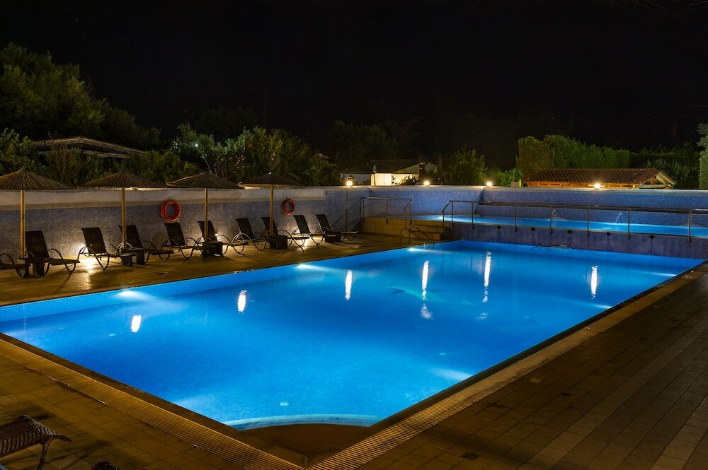 Фото Dolphin Resort Hotel & Conference