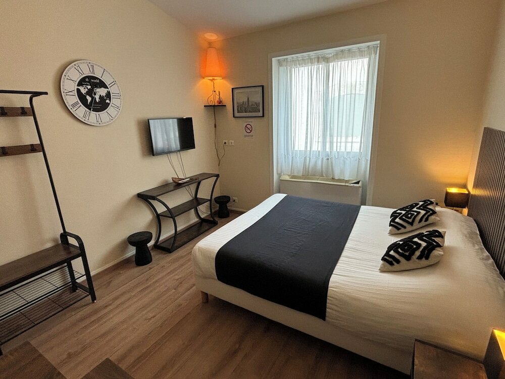 Фото Hôtel Le Valois, Cognac Centre