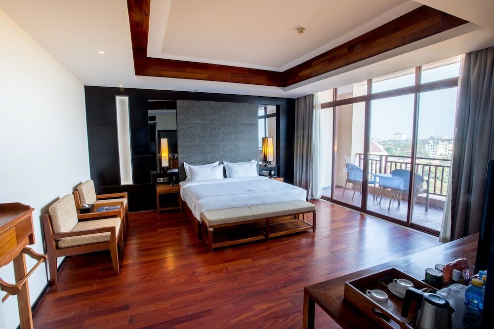 Фото Landmark Mekong Riverside Hotel