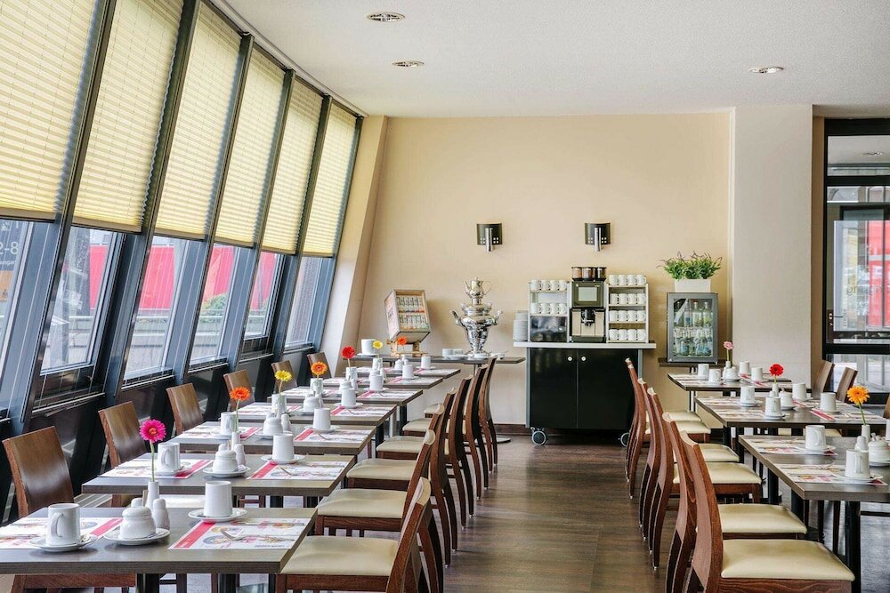 Фото IntercityHotel Freiburg