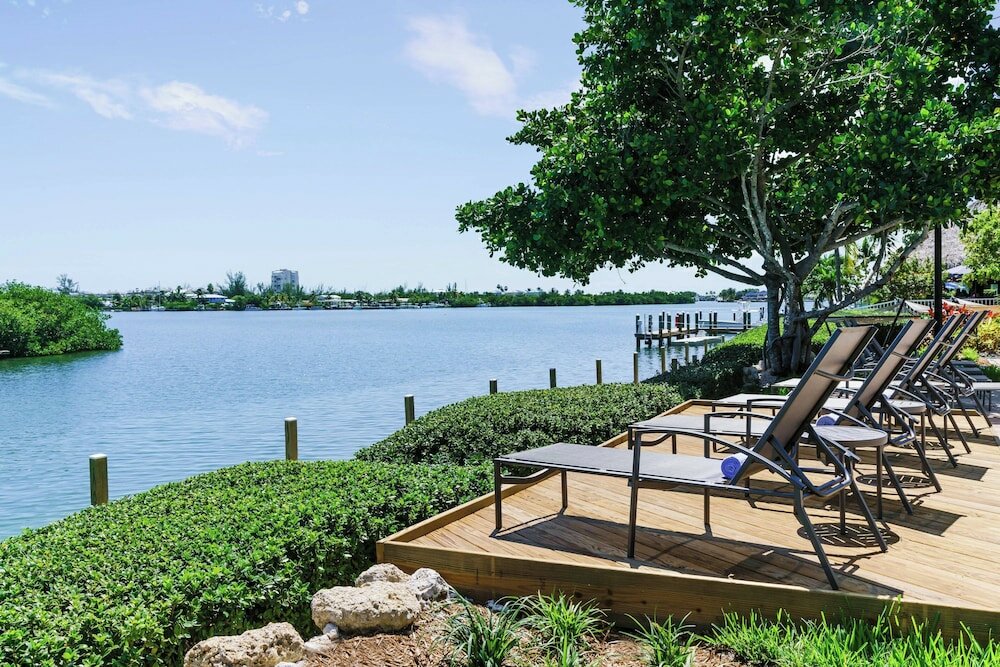 Фото Fairfield Inn & Suites by Marriott Marathon Florida Keys
