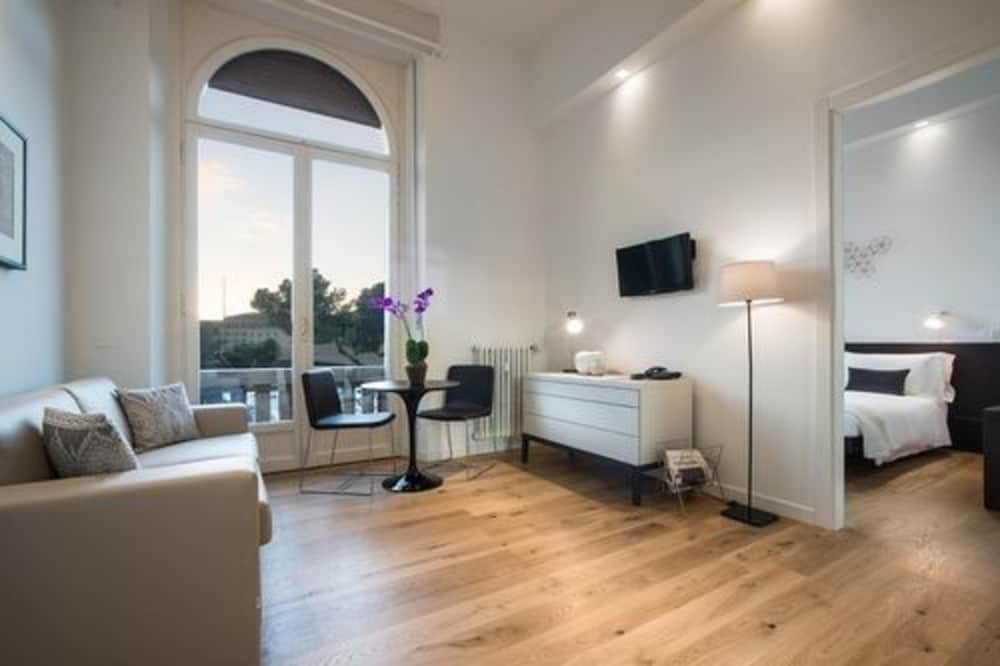 Фото 7Florence B&B