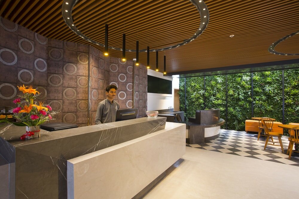 Фото Fountain Tree by Tgi