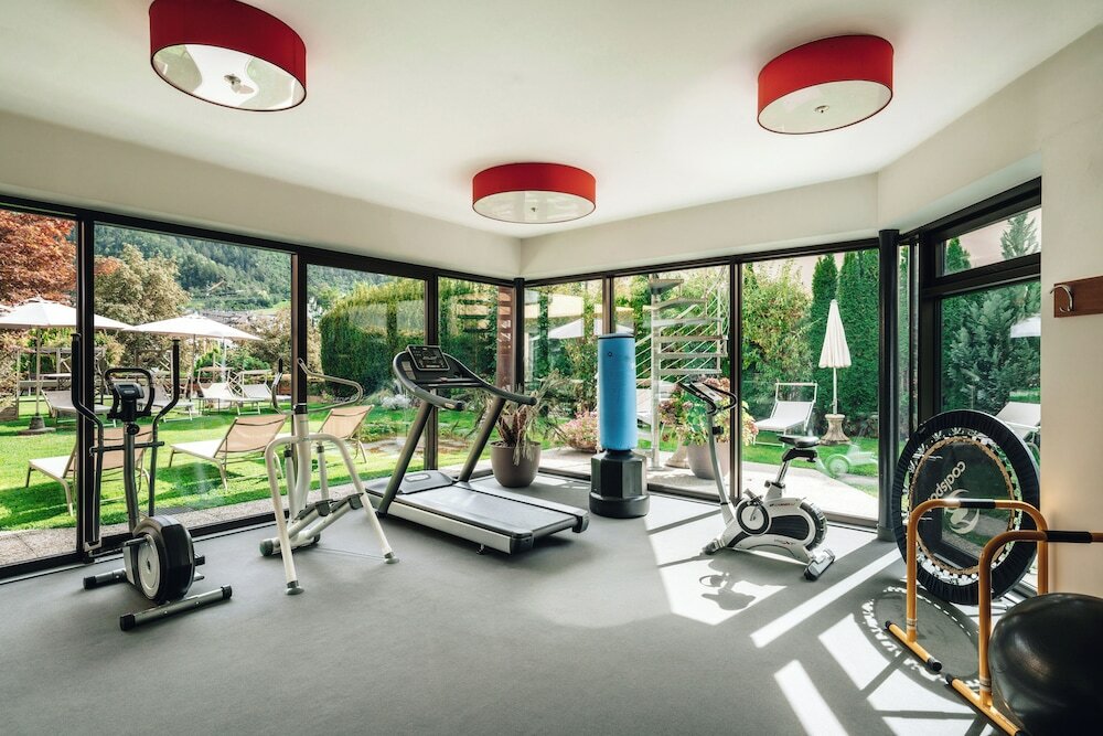 Фото Alpine City Wellness Hotel Dominik