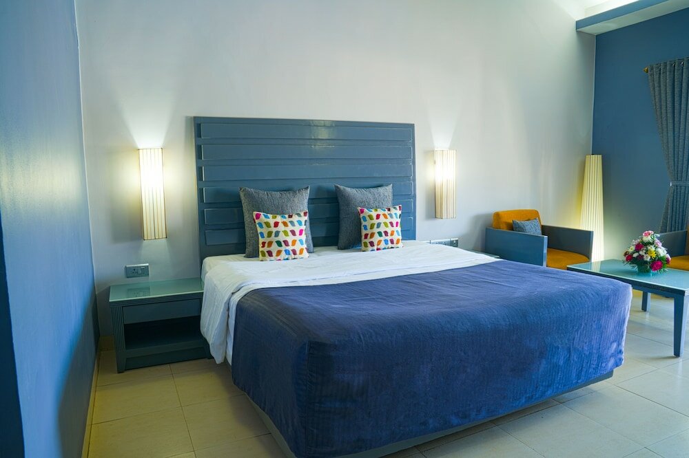 Фото Regenta Baywatch Resort Goa