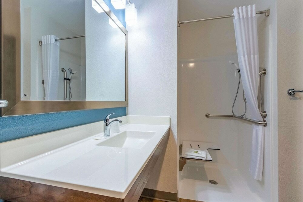 Фото WoodSpring Suites Miramar