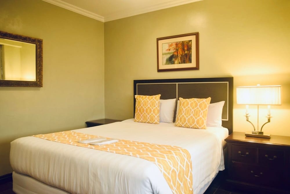 Фото Orchid Garden Suites