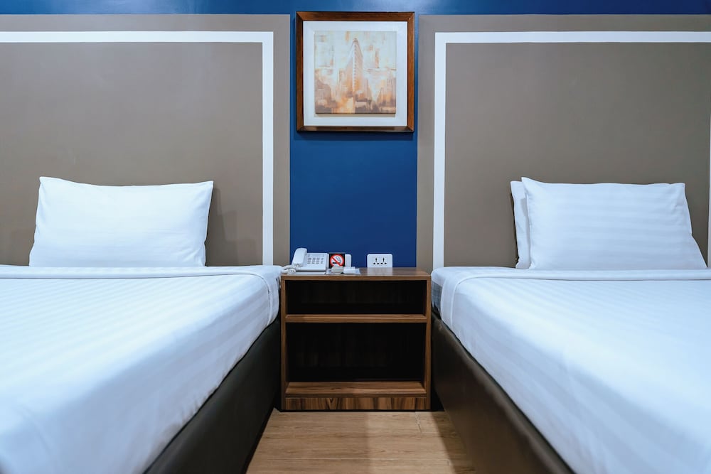 Фото S Hotel and Residences