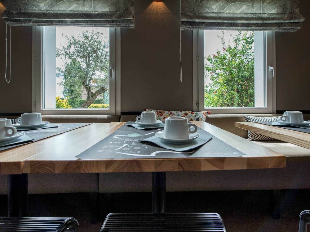 Фото Kyriad Bordeaux Sud - Villenave d'Ornon