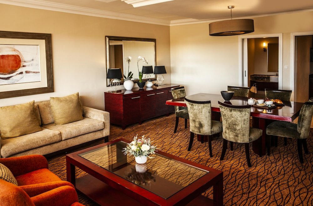 Фото Avani Windhoek Hotel & Casino