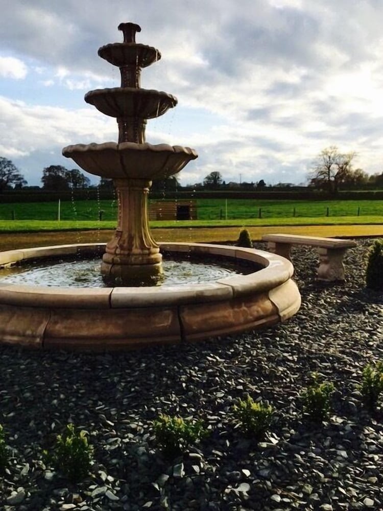 Фото The Moorhead Bed & Breakfast