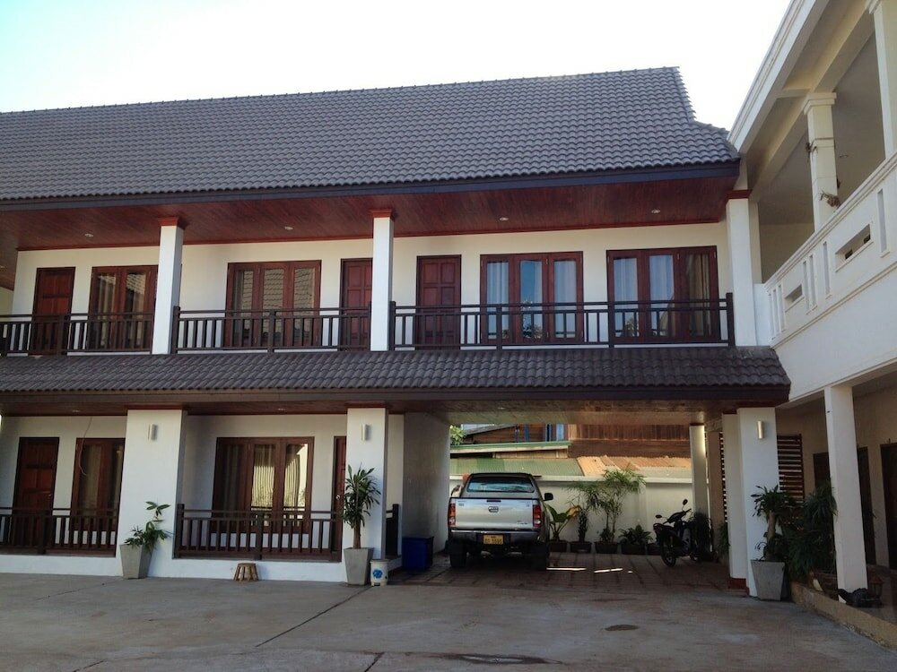 Фото Chalouvanh Hotel