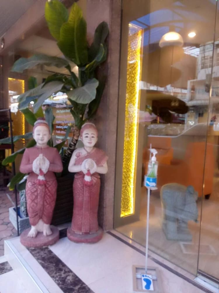 Фото Seaview Hotel Sriracha