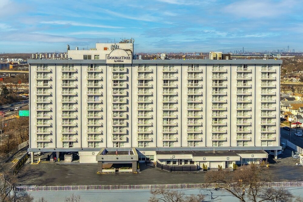 Фото Отель Doubletree by Hilton New York Jfk Airport