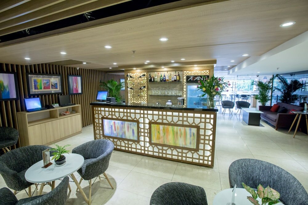 Фото Avanti Hotel