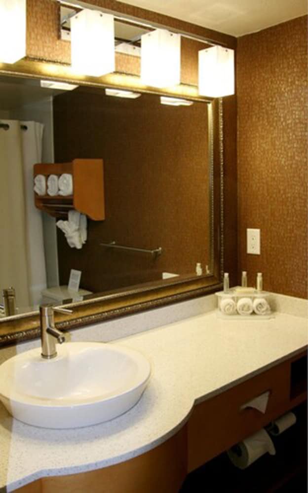 Фото Holiday Inn Express Monterey-Cannery Row, an Ihg Hotel