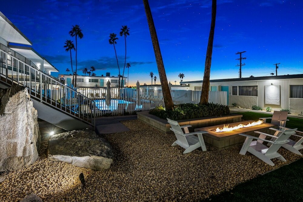 Фото Skylark Hotel