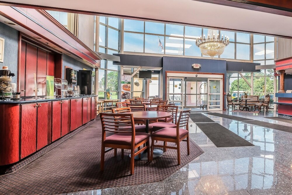 Фото Quality Inn & Suites Albany Airport