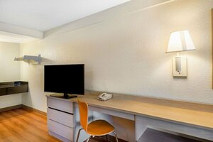 Гостиница Travelodge by Wyndham Essington Philadelphia Airport