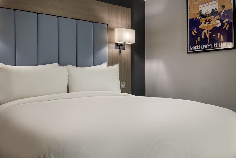 Фото The Queens Hotel