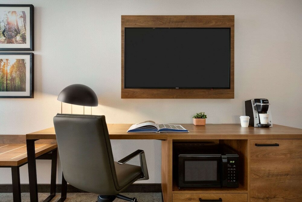 Фото La Quinta Inn & Suites Santa Rosa Sonoma