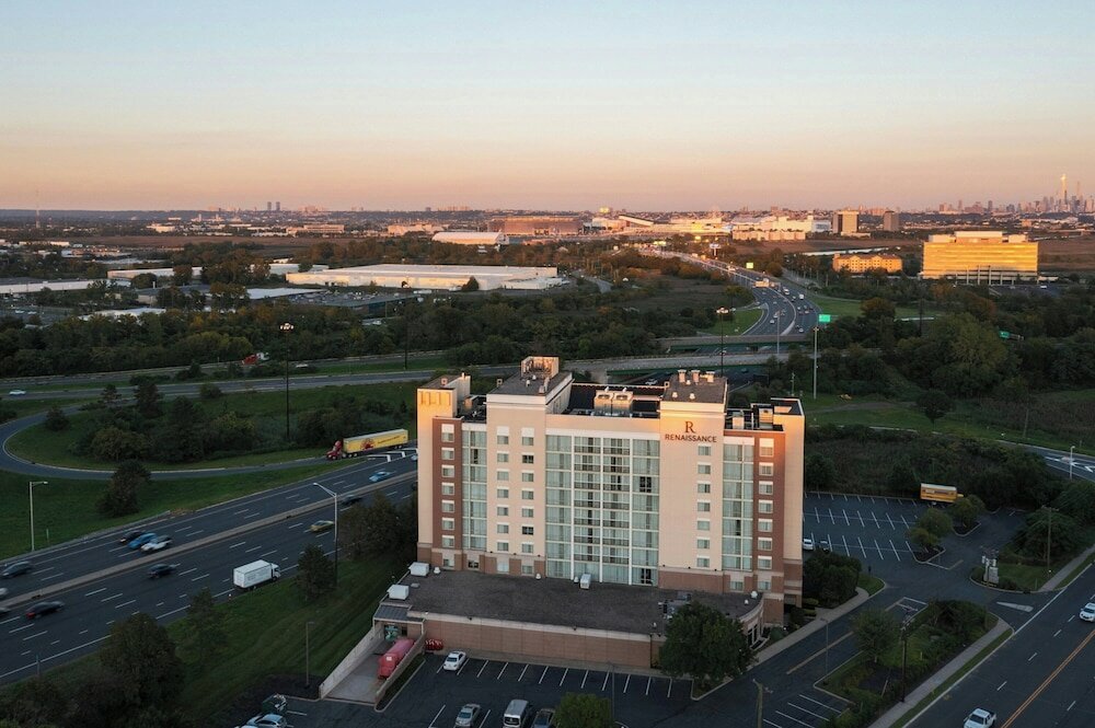 Фото Renaissance Meadowlands Hotel