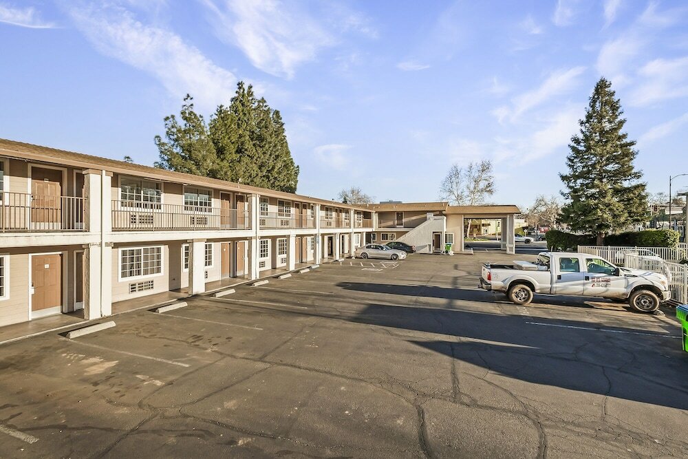 Фото Heritage Inn Express Chico