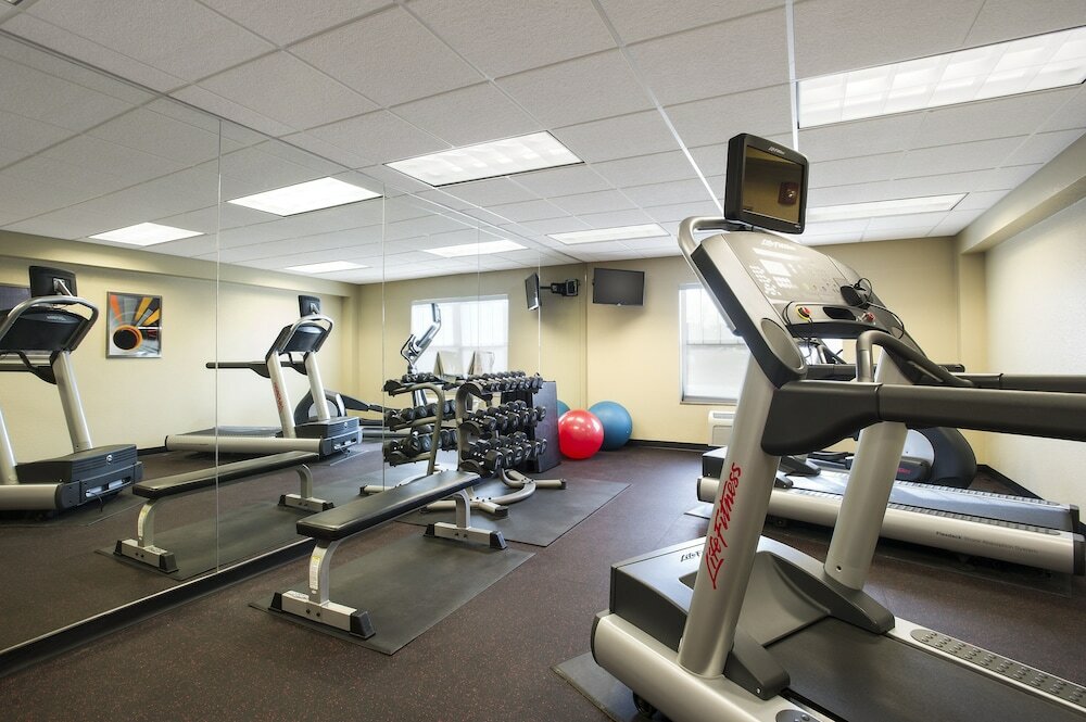 Фото TownePlace Suites Kansas City Overland Park