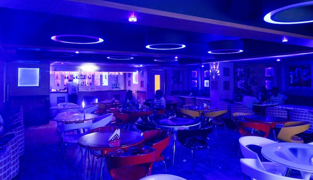 Фото Maple Tree Hotels