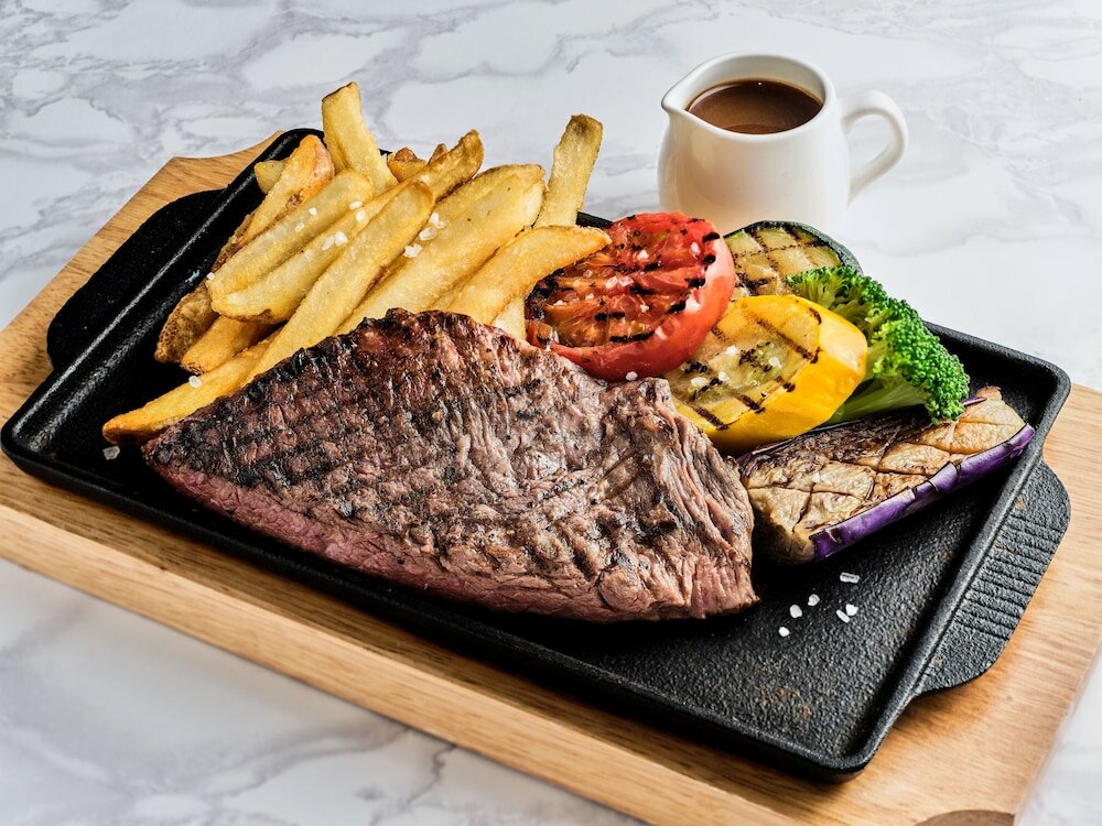 Фото The Emperor Hotel