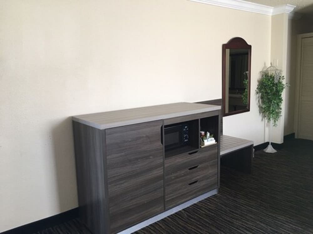 Фото Arbor Inn Monterey