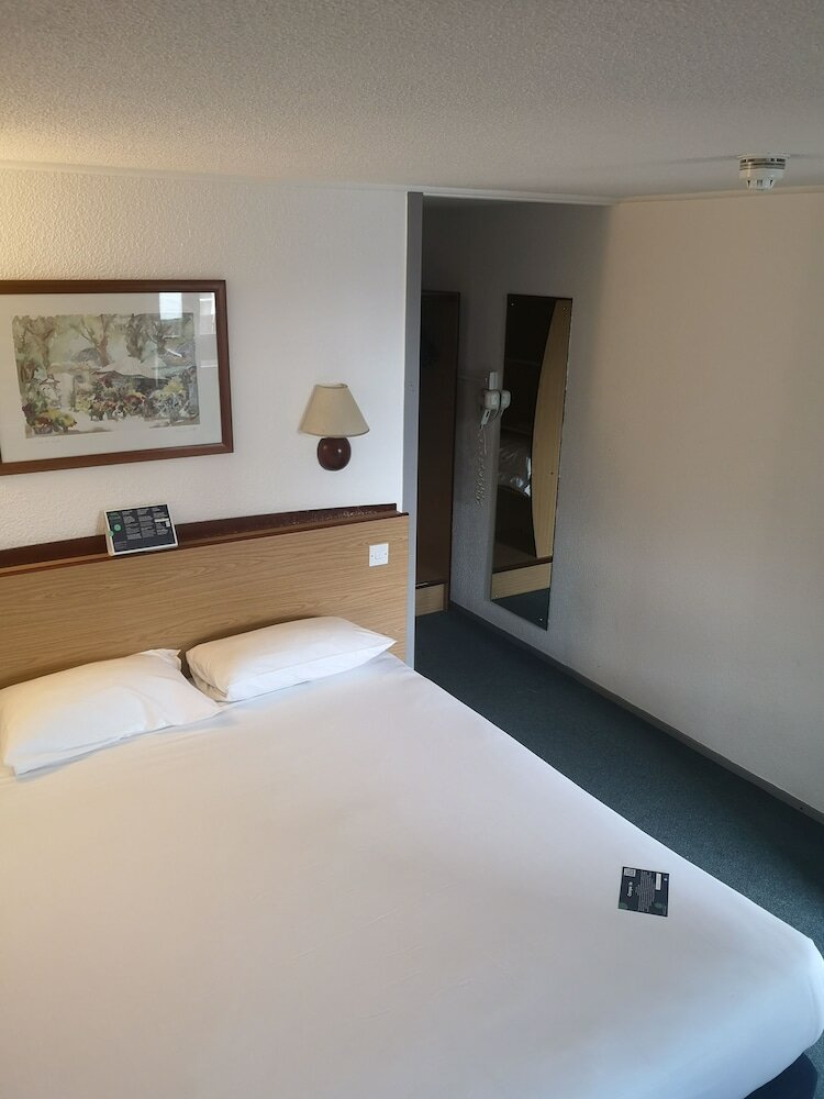 Фото Campanile Hull - City Centre