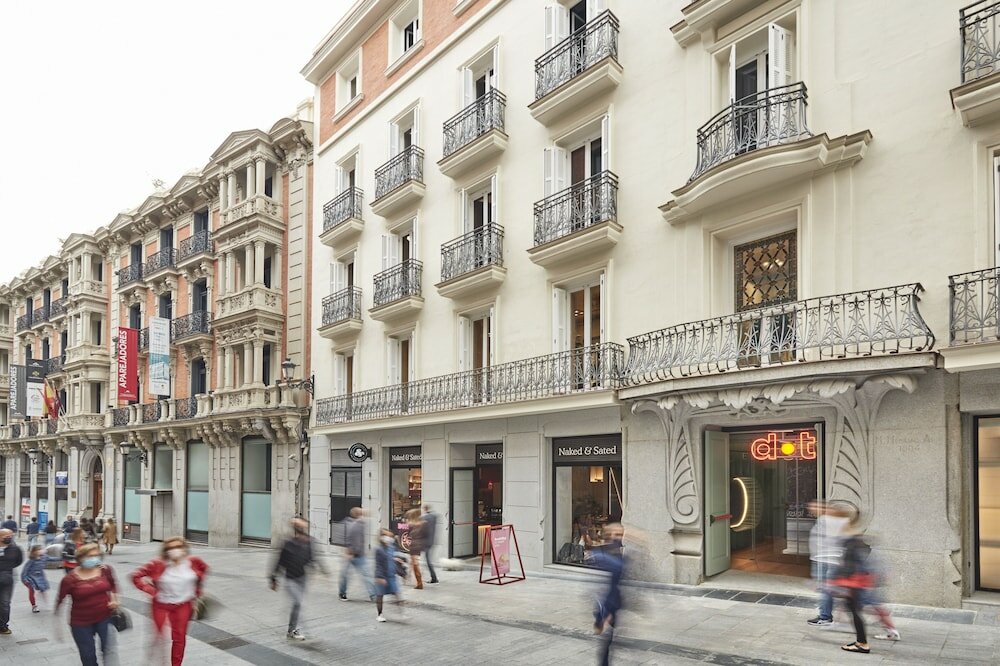 Фото Chic & Basic dot