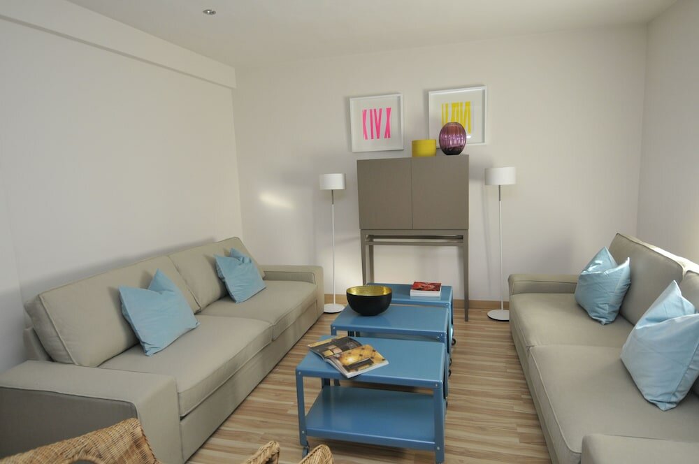 Фото Mola Suites