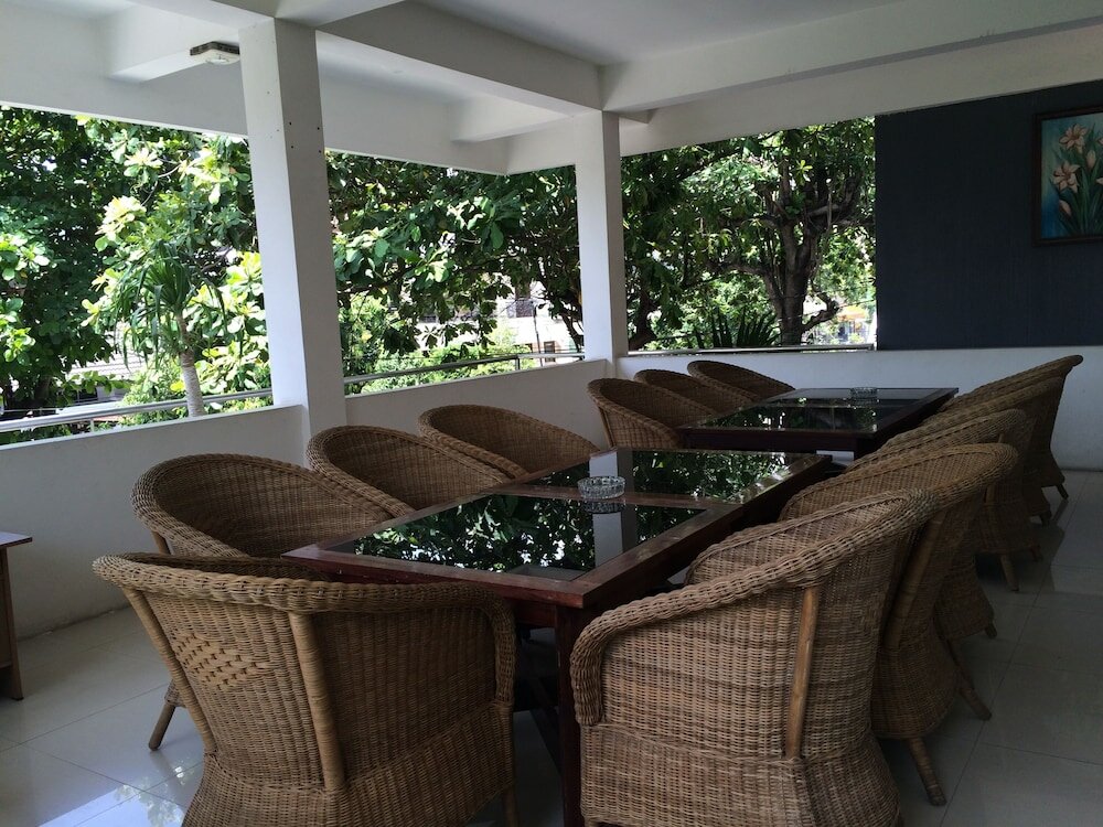 Фото Crown Hotel