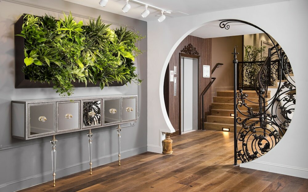 Фото The Ivey's Hotel