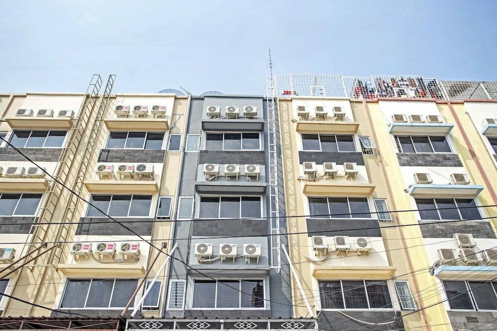 Hotel RedDoorz Plus near Mangga Besar Station 2, Jakarta, photo