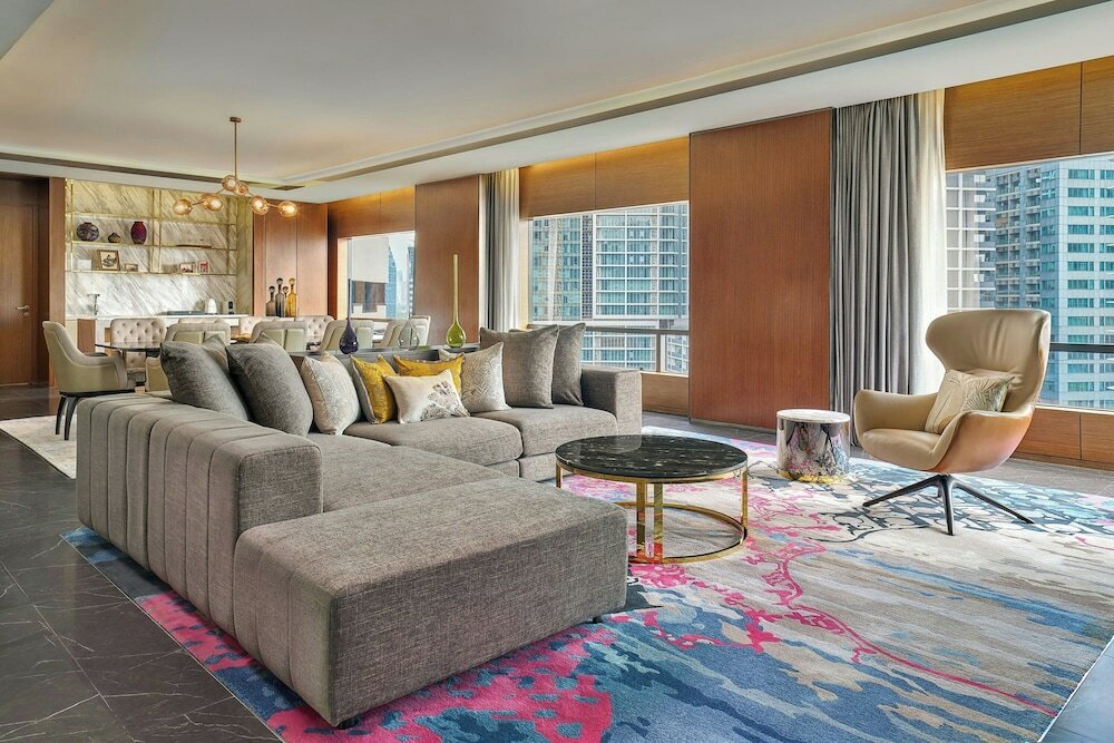 Фото Renaissance Kuala Lumpur Hotel & Convention Centre