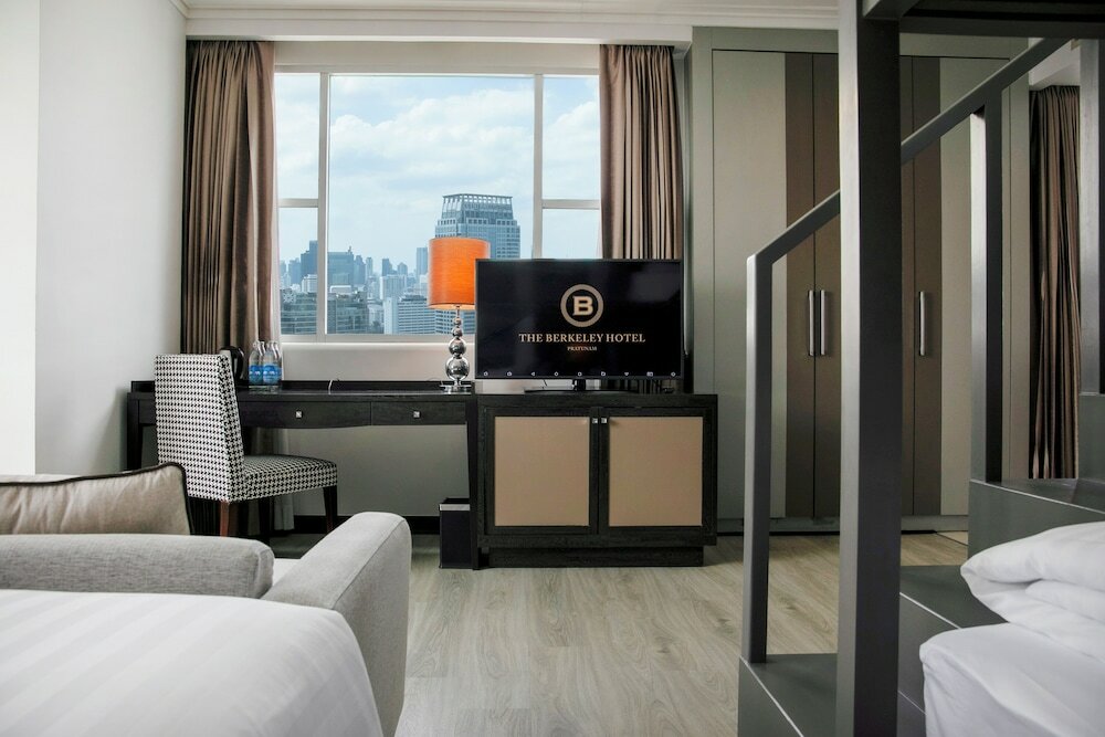 Фото The Berkeley Hotel Pratunam