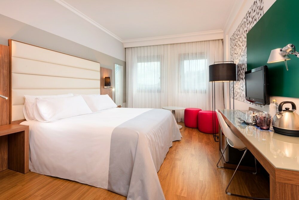 Фото Hotel Santiago Plaza Affiliated by Meliá