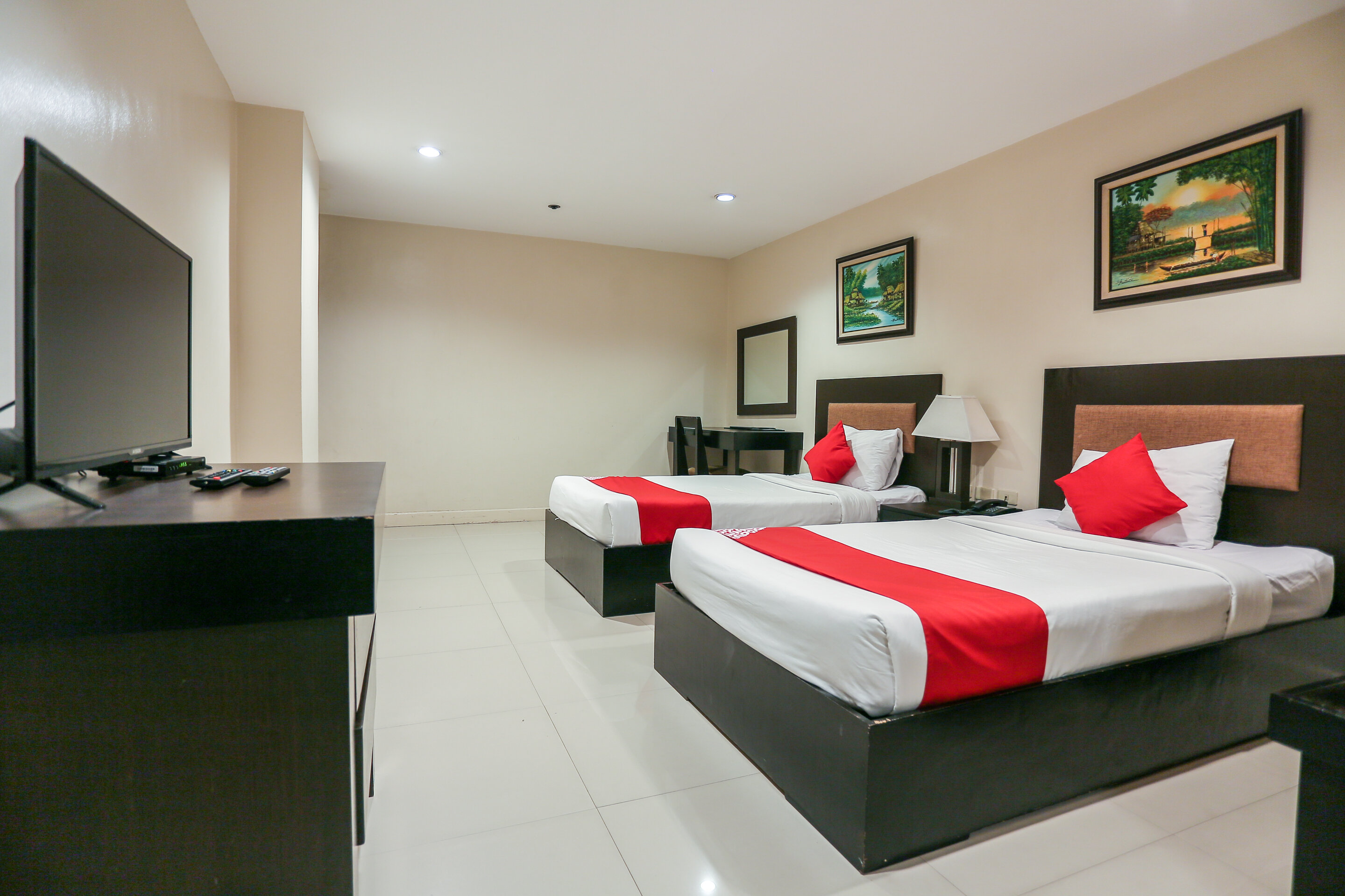 Фото Paragon Tower Hotel