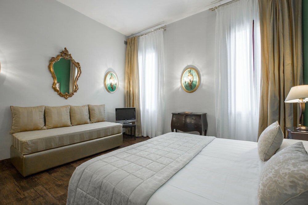 Фото Hotel Amadeus