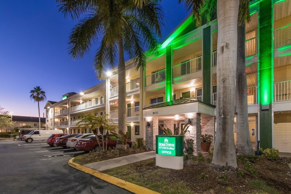 Фото HomeTowne Studios by Red Roof Fort Lauderdale