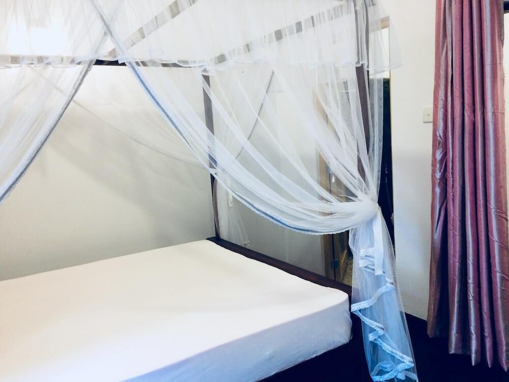 Фото Damith Tourist Inn