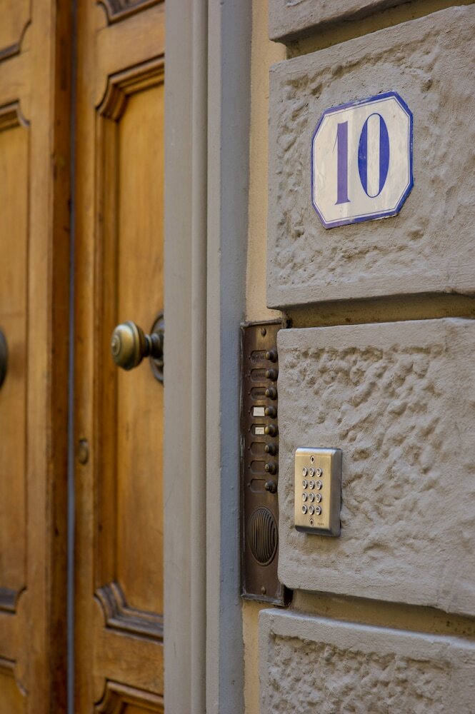 Фото Arnobio Florence Suites