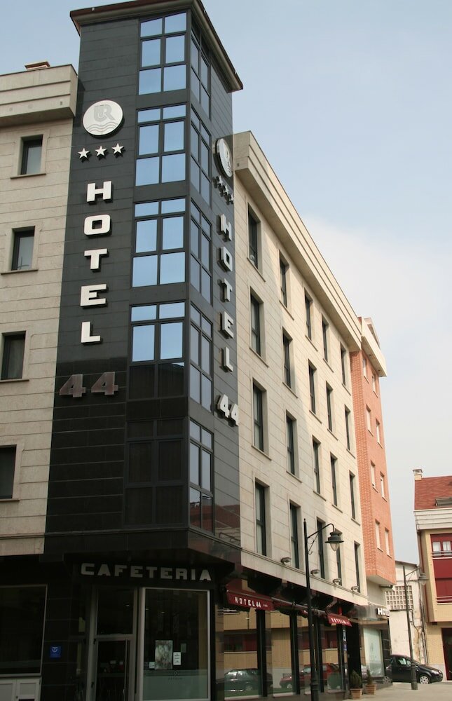 Фото Hotel 44