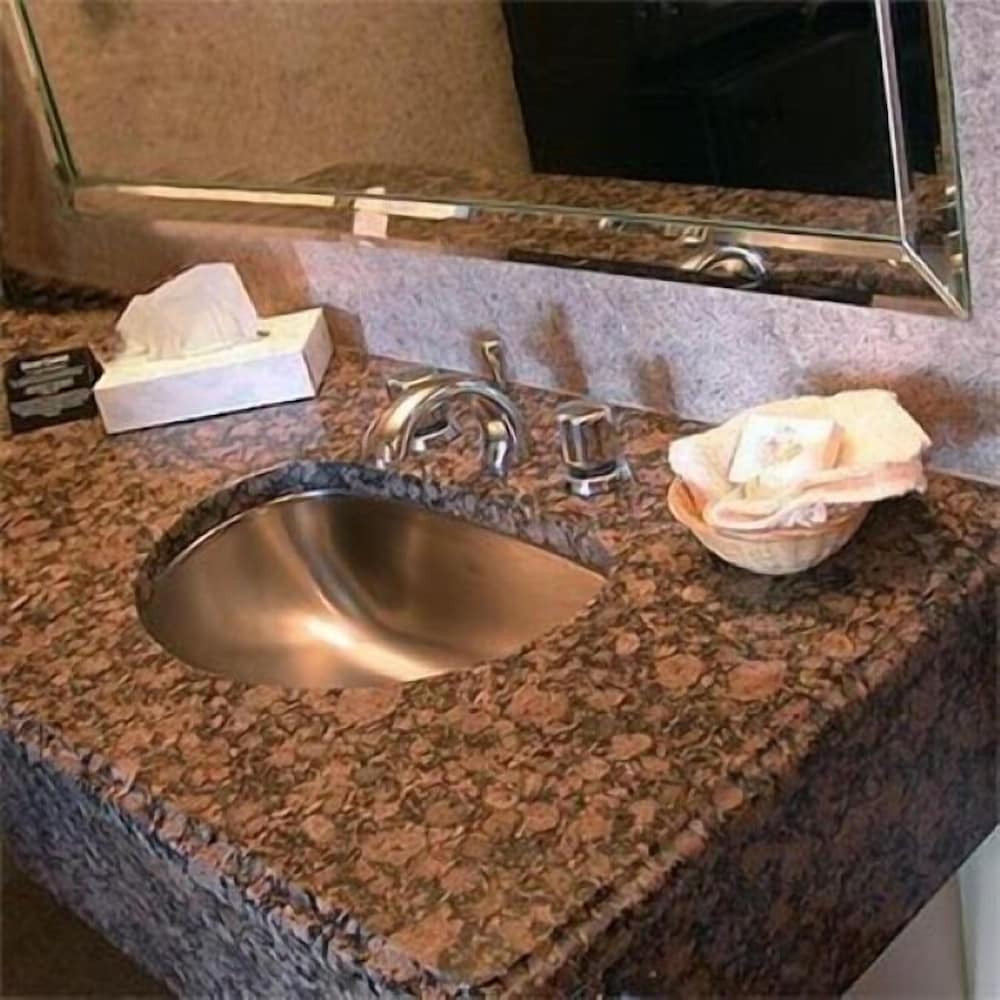 Фото Marvin's Garden Inn