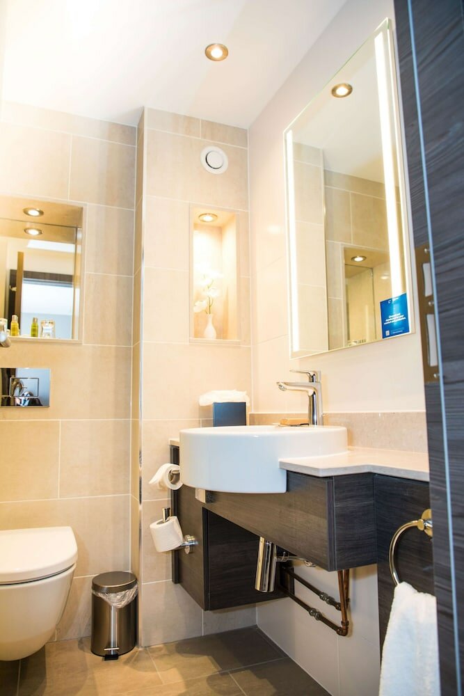 Фото Best Western Plus Moat House Reading